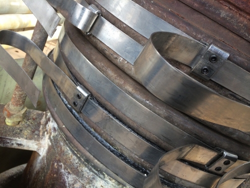 华润燃汽管线泄漏，DN600PN0.8，温度：常温，采取钢带紧固法实施工堵漏成功。